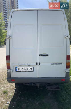 Вантажний фургон Mercedes-Benz Sprinter 2000 в 