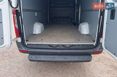 Грузовой фургон Mercedes-Benz Sprinter 2020 в 