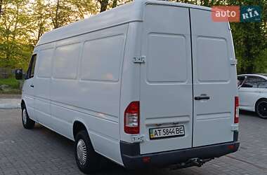 Грузовой фургон Mercedes-Benz Sprinter 2000 в 