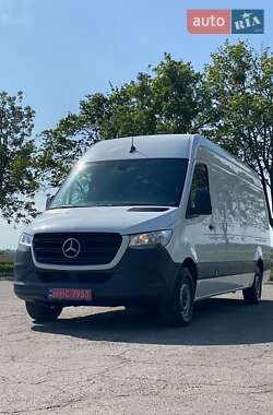 Грузовой фургон Mercedes-Benz Sprinter 2019 в 