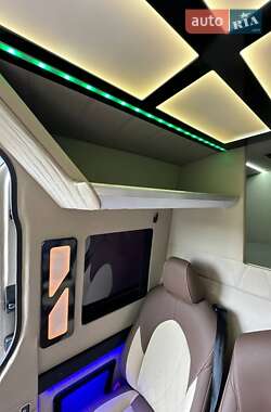 Вантажопасажирський фургон Mercedes-Benz Sprinter 2020 в 