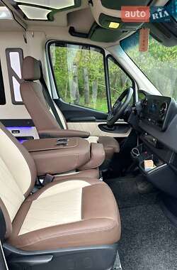 Вантажопасажирський фургон Mercedes-Benz Sprinter 2020 в 