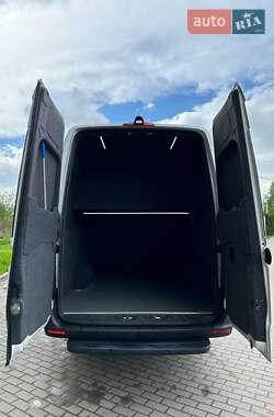 Вантажопасажирський фургон Mercedes-Benz Sprinter 2020 в 