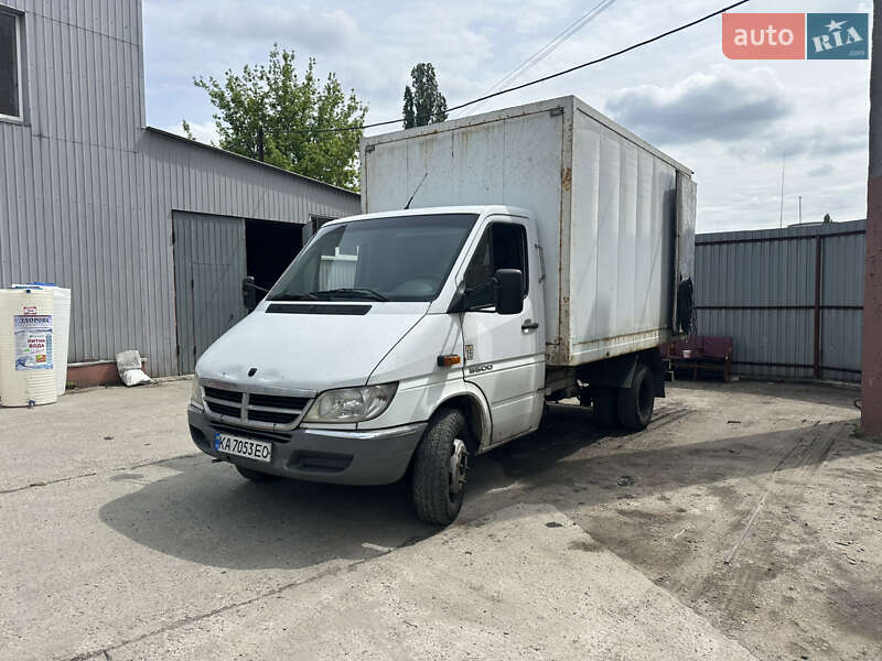 Грузовой фургон Mercedes-Benz Sprinter 2006 в 