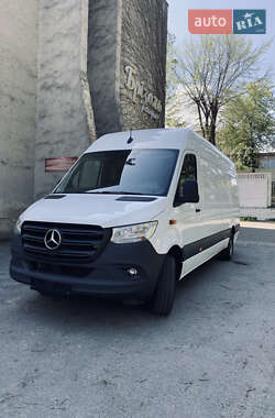 Грузовой фургон Mercedes-Benz Sprinter 2022 в Черновцах