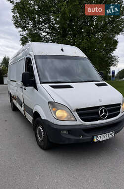 Грузовой фургон Mercedes-Benz Sprinter 2011 в 