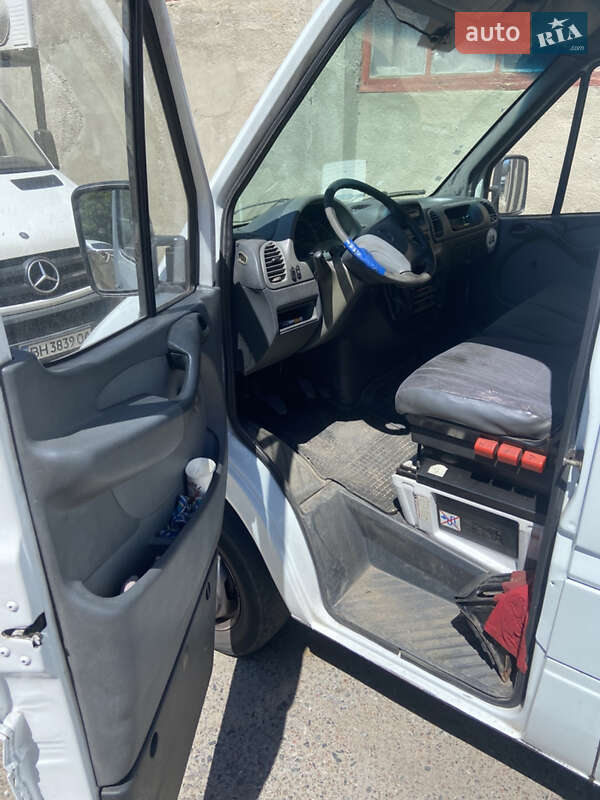 Грузовой фургон Mercedes-Benz Sprinter 2001 в Одессе
