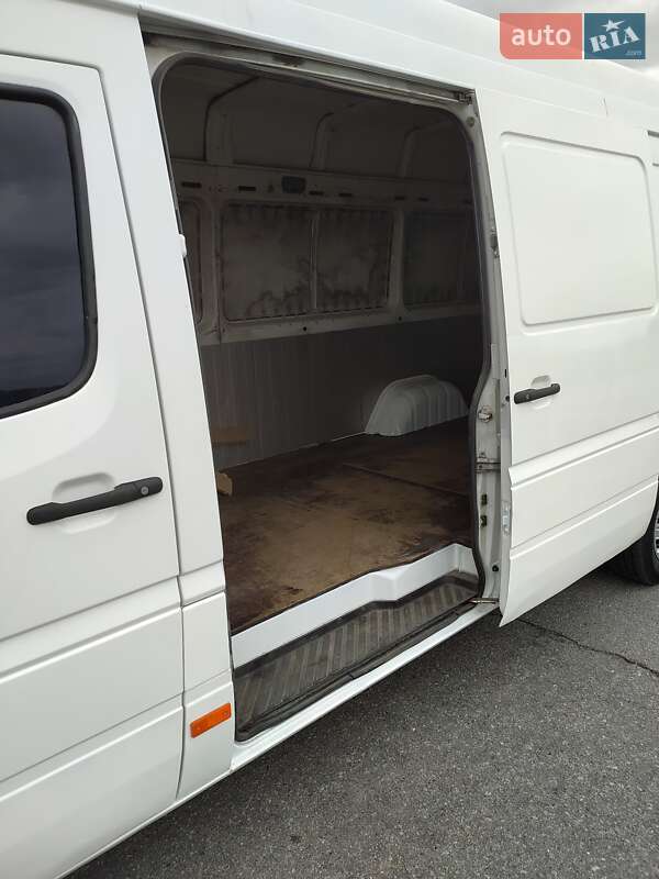 Вантажний фургон Mercedes-Benz Sprinter 2004 в Малині
