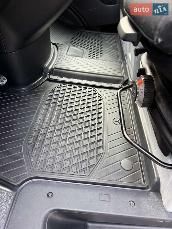 Вантажний фургон Mercedes-Benz Sprinter 2018 в Львові