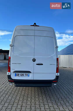 Грузовой фургон Mercedes-Benz Sprinter 2021 в 