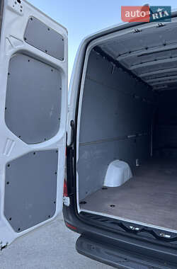 Грузовой фургон Mercedes-Benz Sprinter 2020 в 