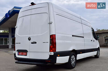 Грузовой фургон Mercedes-Benz Sprinter 2020 в 