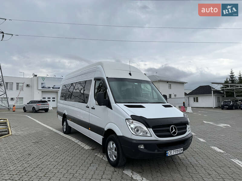 Вантажопасажирський фургон Mercedes-Benz Sprinter 2012 в Чернівцях