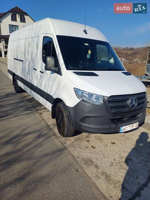 Грузовой фургон Mercedes-Benz Sprinter 2022 в 