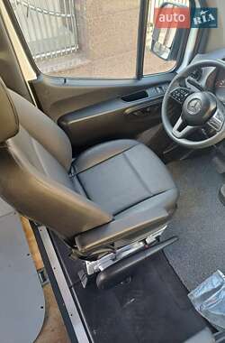 Грузовой фургон Mercedes-Benz Sprinter 2022 в 