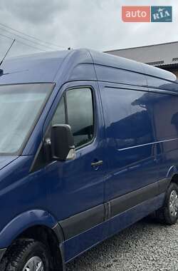 Грузовой фургон Mercedes-Benz Sprinter 2011 в 