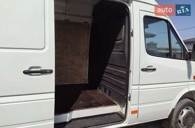 Грузовой фургон Mercedes-Benz Sprinter 2003 в 