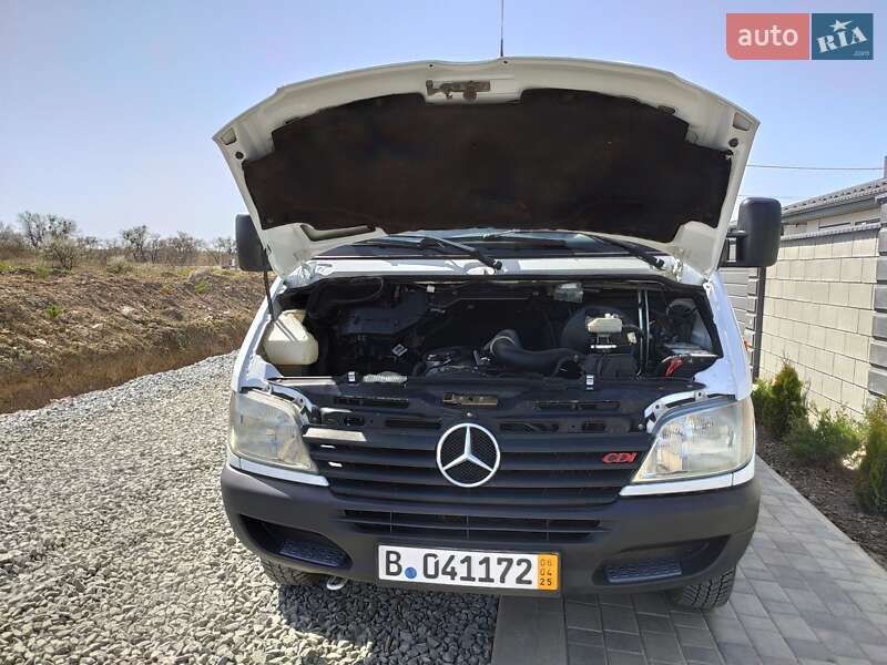Грузовой фургон Mercedes-Benz Sprinter 2003 в Ровно
