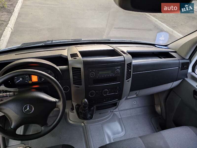 Грузовой фургон Mercedes-Benz Sprinter 2011 в Ровно