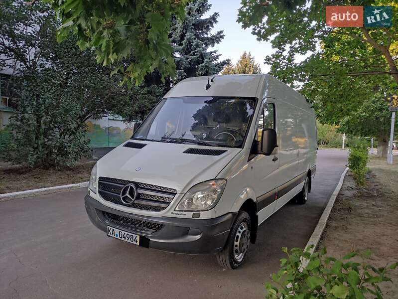 Грузовой фургон Mercedes-Benz Sprinter 2011 в Ровно