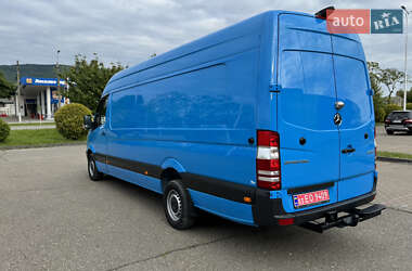 Грузовой фургон Mercedes-Benz Sprinter 2016 в 
