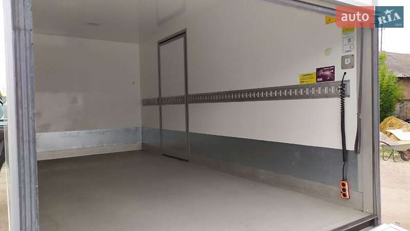 Вантажний фургон Mercedes-Benz Sprinter 2016 в Рівному