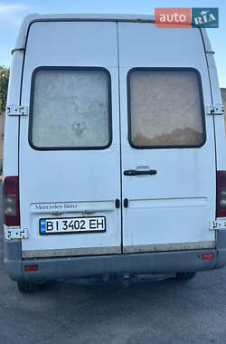 Грузовой фургон Mercedes-Benz Sprinter 2000 в 