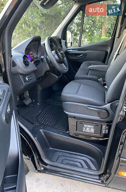 Грузовой фургон Mercedes-Benz Sprinter 2022 в 