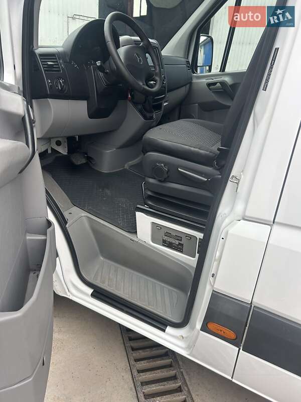 Грузовой фургон Mercedes-Benz Sprinter 2011 в Бучаче