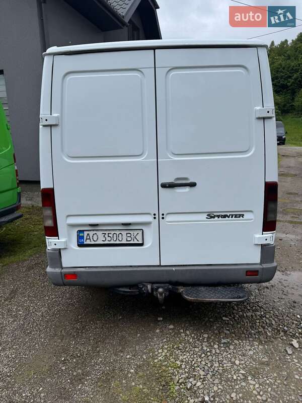 Мікроавтобус Mercedes-Benz Sprinter 2004 в Тячеві