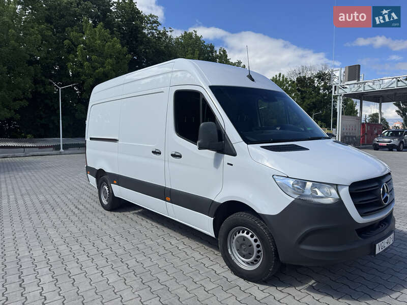 Грузовой фургон Mercedes-Benz Sprinter 2020 в 