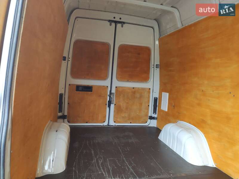 Грузовой фургон Mercedes-Benz Sprinter 2005 в Ровно