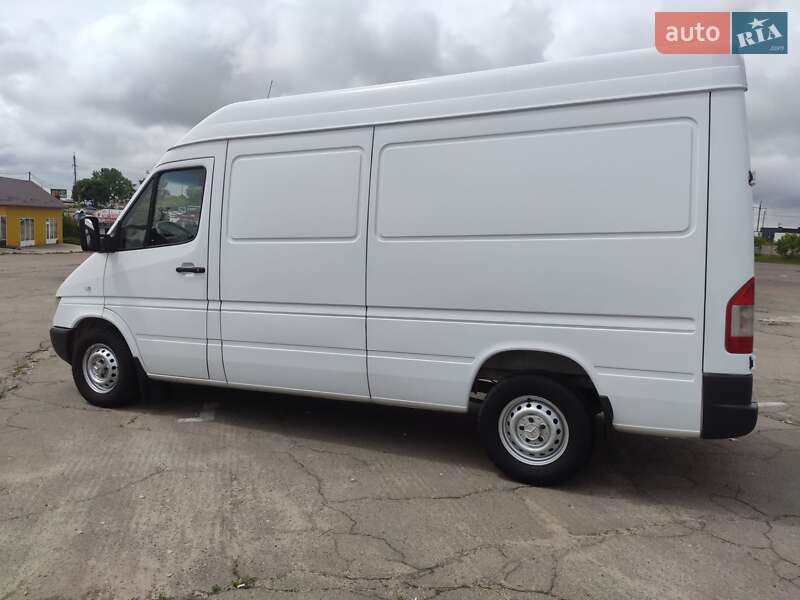 Грузовой фургон Mercedes-Benz Sprinter 2005 в Ровно