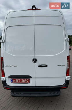 Вантажний фургон Mercedes-Benz Sprinter 2021 в 