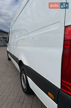 Вантажний фургон Mercedes-Benz Sprinter 2021 в 