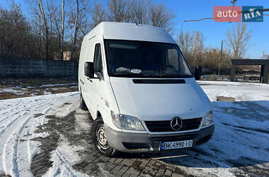 Грузовой фургон Mercedes-Benz Sprinter 2004 в Корце