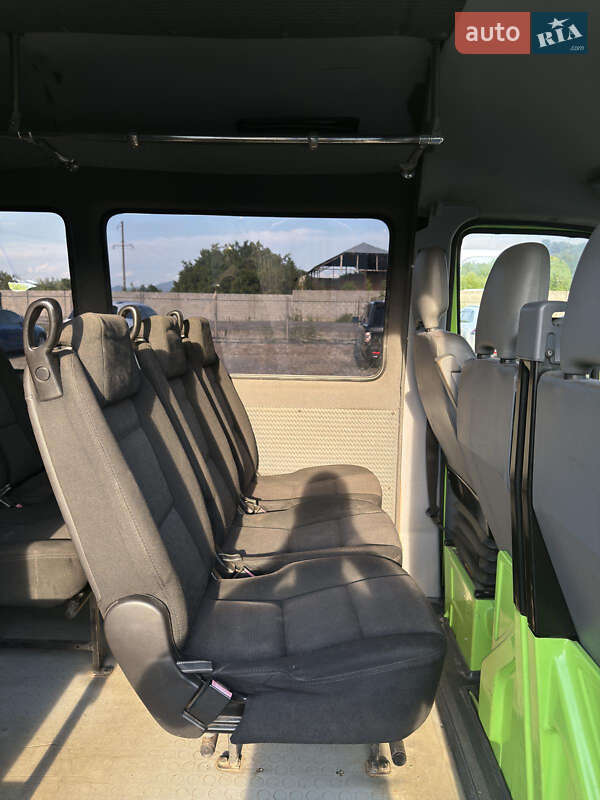 Микроавтобус Mercedes-Benz Sprinter 2000 в Иршаве