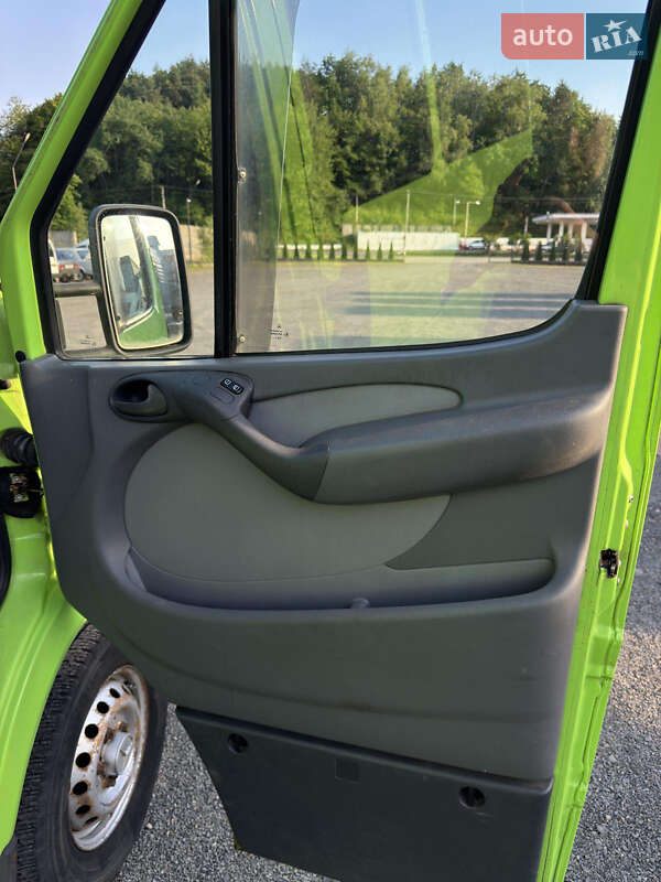 Микроавтобус Mercedes-Benz Sprinter 2000 в Иршаве