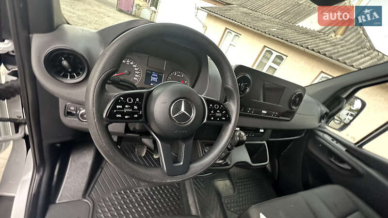 Вантажний фургон Mercedes-Benz Sprinter 2020 в Чернівцях
