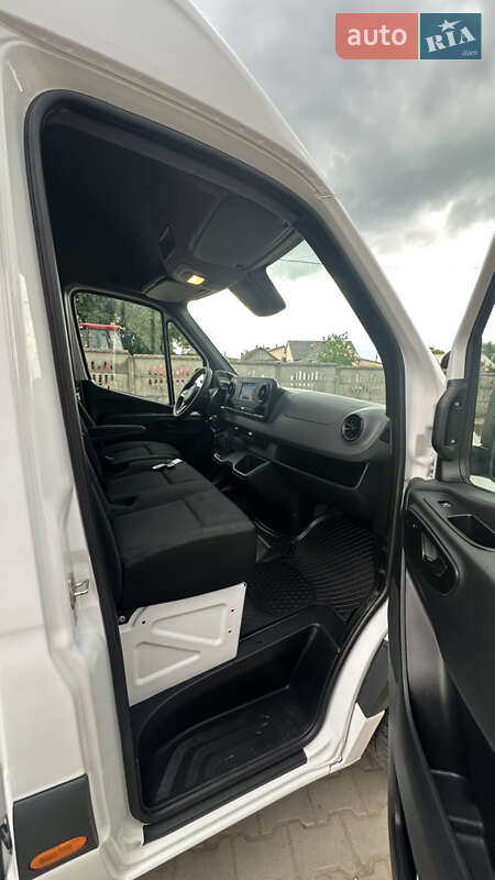 Вантажний фургон Mercedes-Benz Sprinter 2020 в Чернівцях