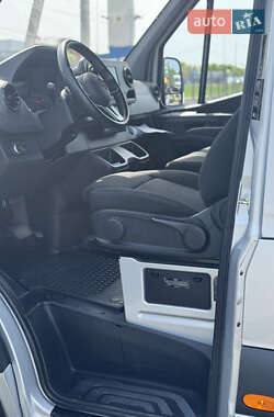 Грузовой фургон Mercedes-Benz Sprinter 2023 в 