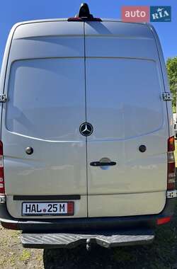 Грузовой фургон Mercedes-Benz Sprinter 2015 в 
