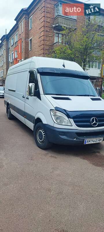 Грузовой фургон Mercedes-Benz Sprinter 2012 в 