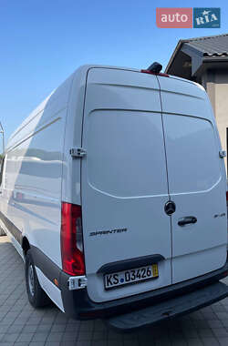 Грузовой фургон Mercedes-Benz Sprinter 2023 в 