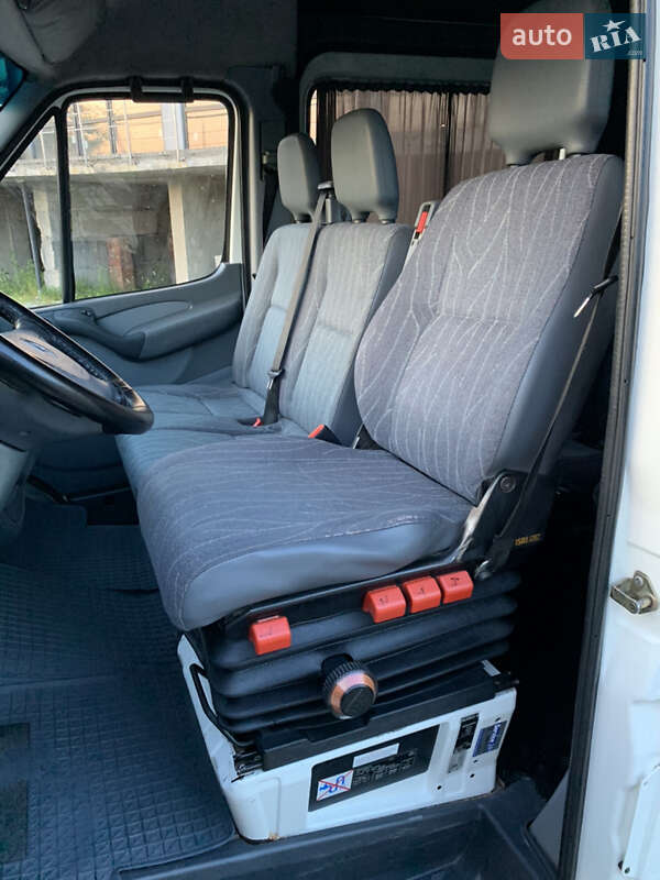 Вантажопасажирський фургон Mercedes-Benz Sprinter 2001 в Буську