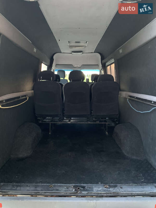 Вантажопасажирський фургон Mercedes-Benz Sprinter 2001 в Буську