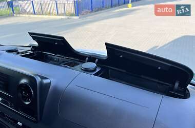 Грузовой фургон Mercedes-Benz Sprinter 2019 в 