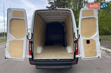 Грузовой фургон Mercedes-Benz Sprinter 2020 в 