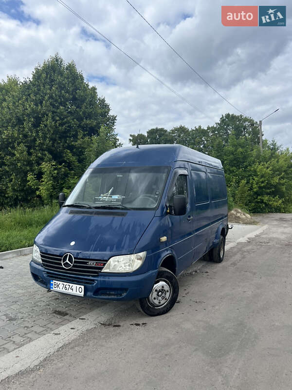 Грузовой фургон Mercedes-Benz Sprinter 2004 в Ровно