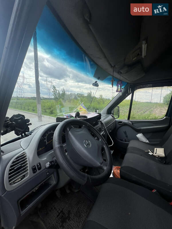 Грузовой фургон Mercedes-Benz Sprinter 2004 в Ровно